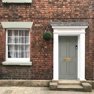 https://stunning-city-centre-georgian-townhouse-parking.hotelsin-chester.com